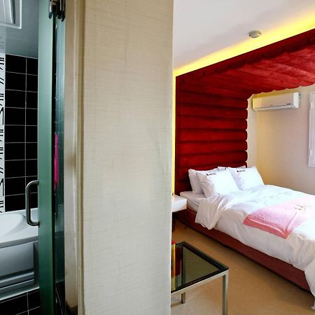 Q Hotel Pchadžu Exteriér fotografie