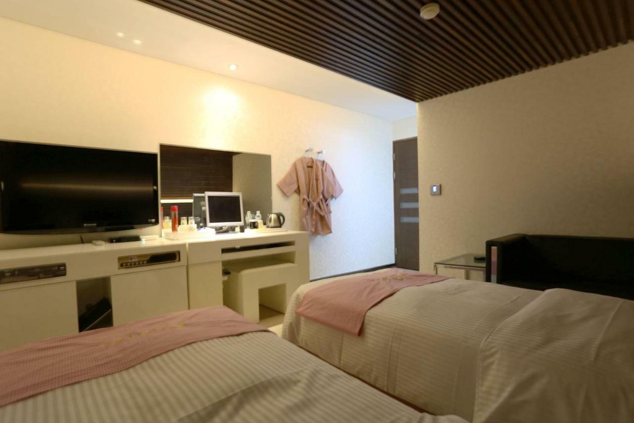 Q Hotel Pchadžu Exteriér fotografie