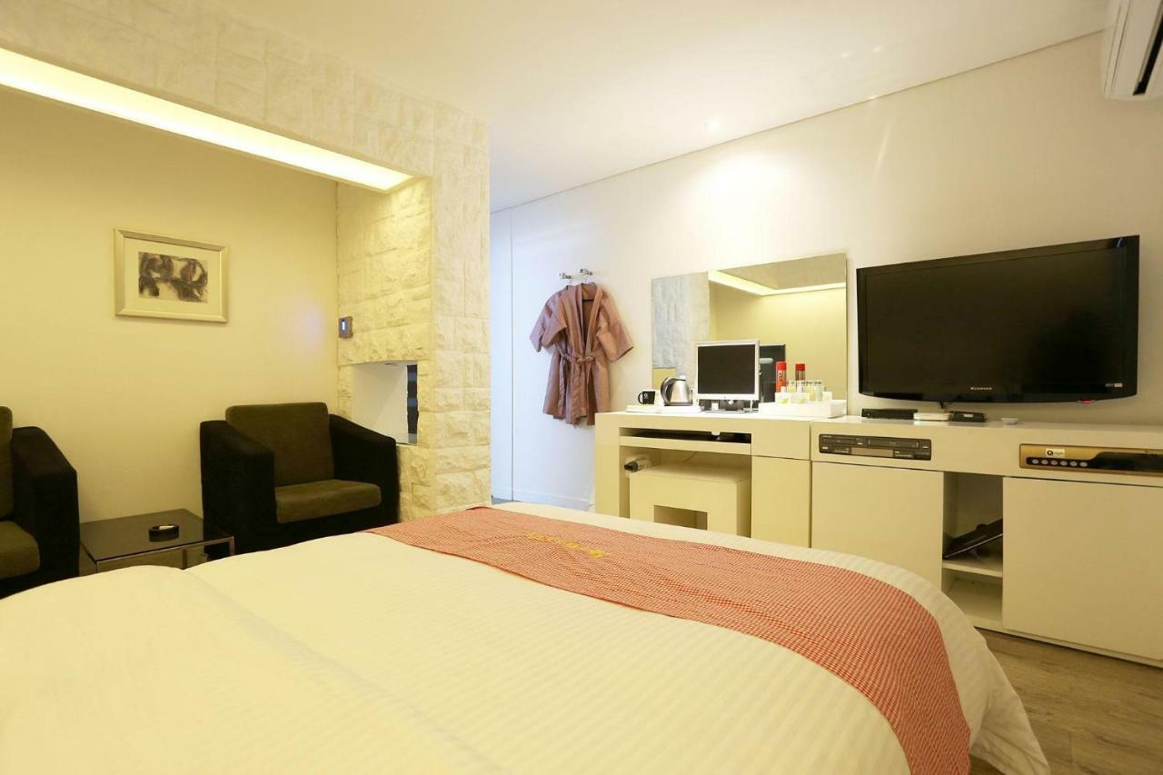 Q Hotel Pchadžu Exteriér fotografie