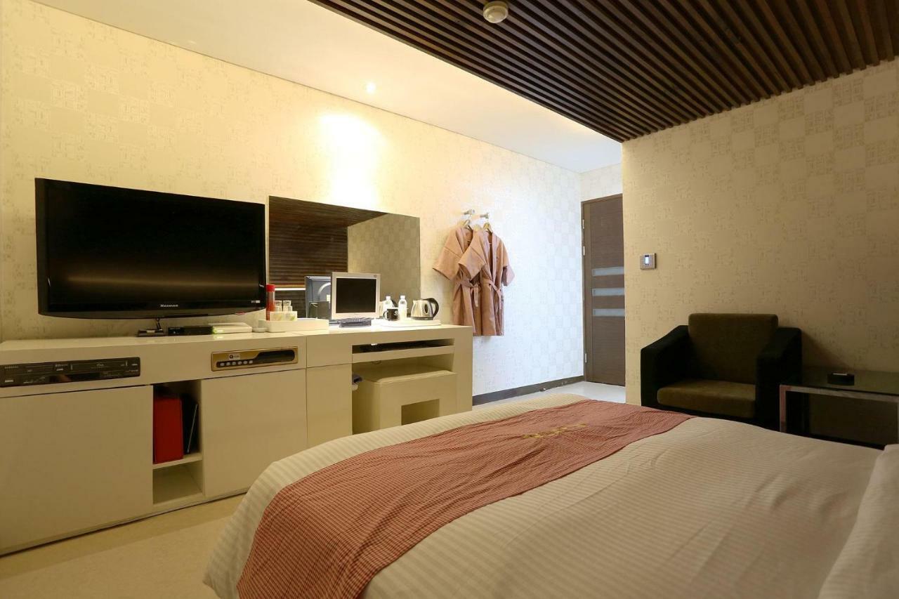 Q Hotel Pchadžu Exteriér fotografie